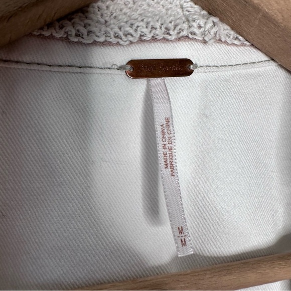 Free People | Knit Hooded White Denim Distressed Jean Jacket Fabric Sleeves Sz M - Picture 11 of 12